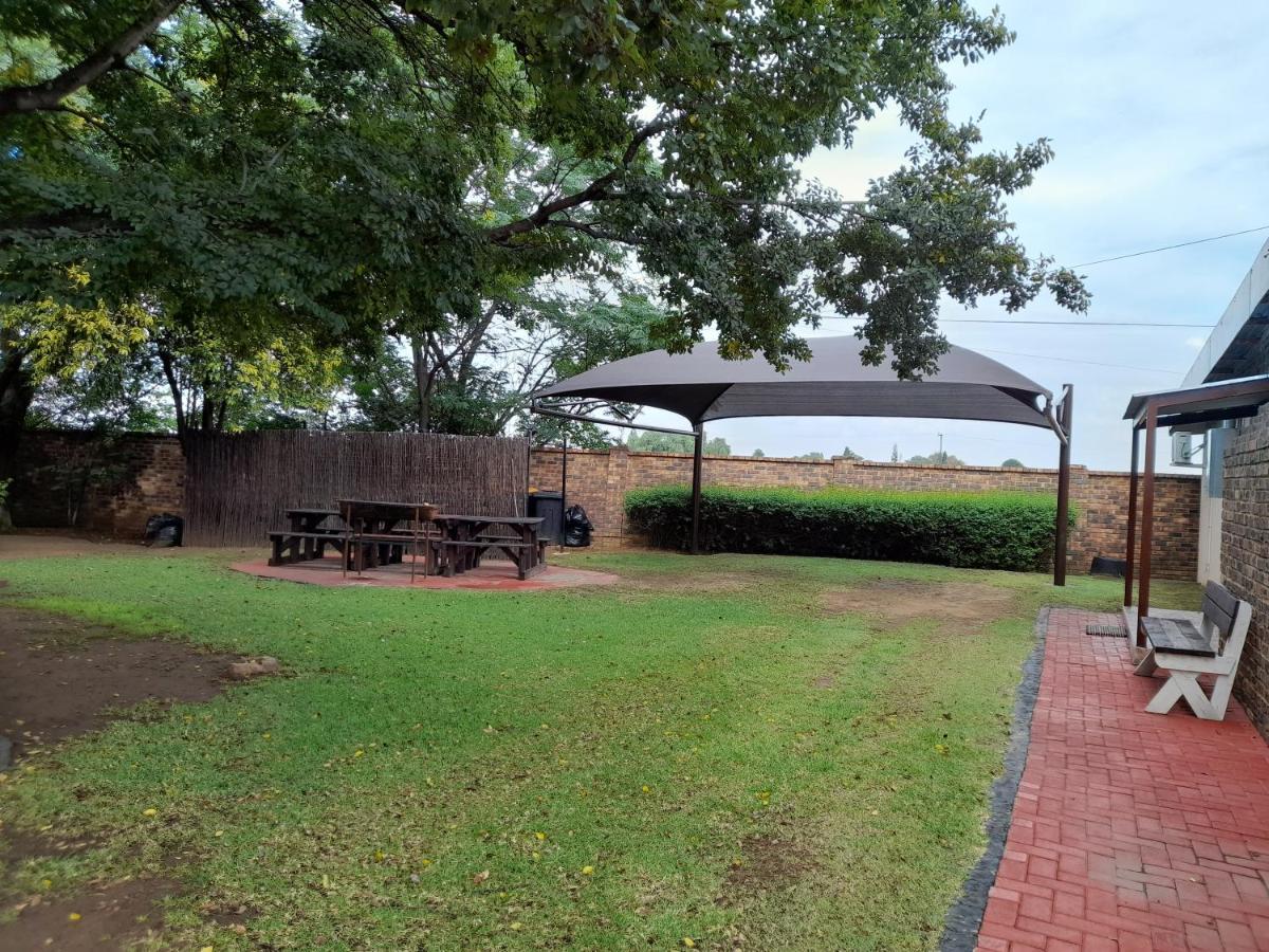 Korundum Lodge Vereeniging Exterior photo